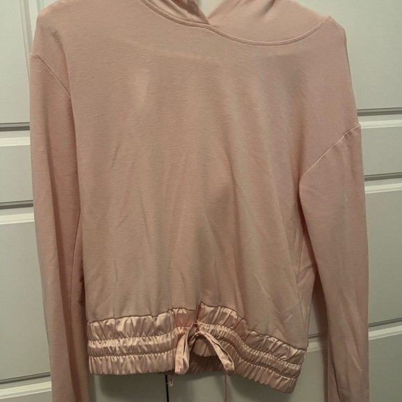 Thin pink sweater - Picture 2 of 3